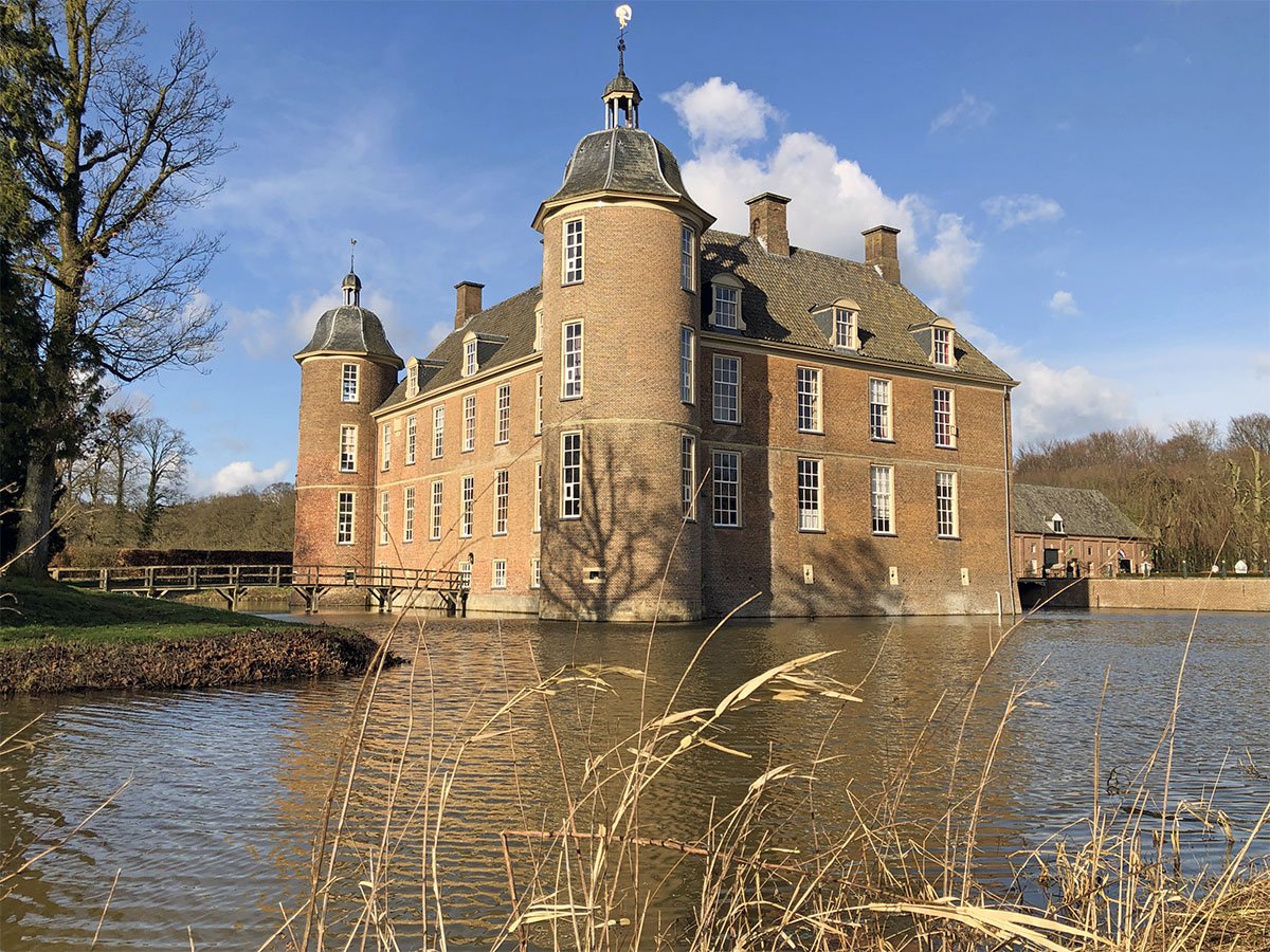 Kasteel Slangenburg.jpg